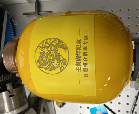 酒坛子激光打标刻字 酒坛子激光打标刻字